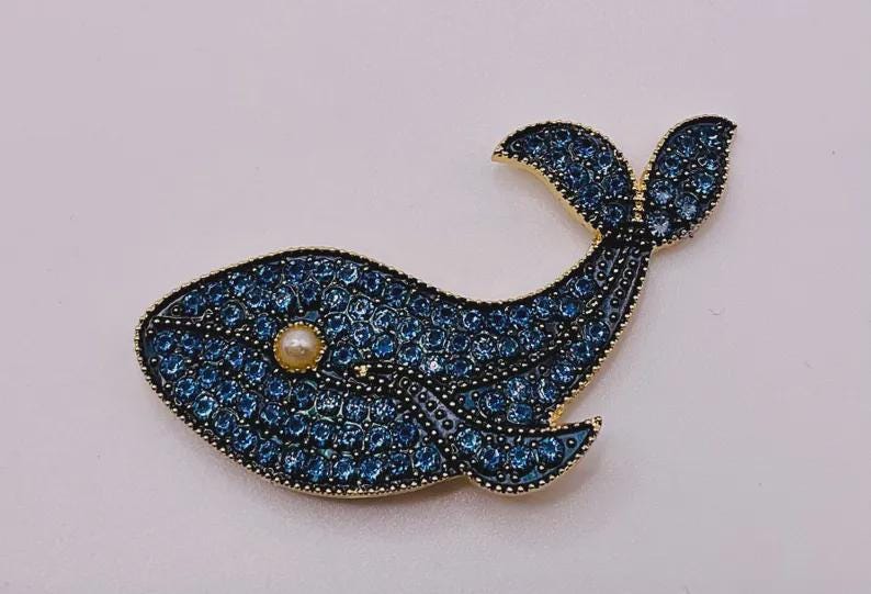 KINGSLAND NEEDLE MINDER ~ Blue Whale Needle Minder, Needle Dock, Needle Nanny, Crystal Enamel Magnet, Needle Garage, Needleminder